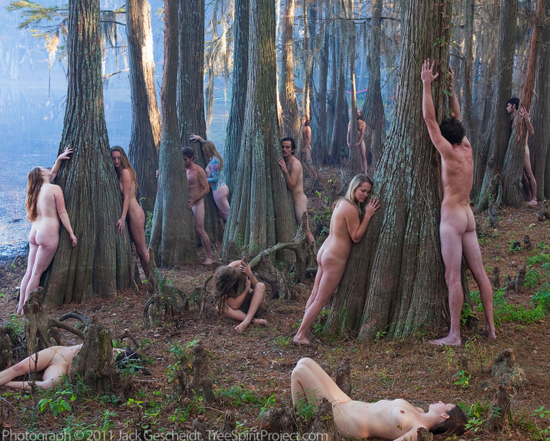 голые нудисты в лесу фото 95